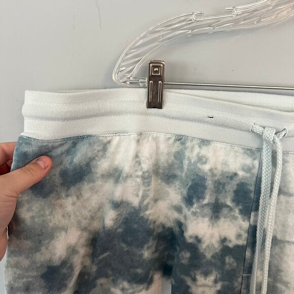 No Boundaries Blue & White Tie Dye Pull On Shorts Plus Size 2X / 44 - 46 - Picture 2 of 7